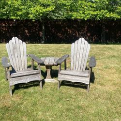 Outdoor Chairs And Table 