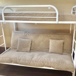***Twin / Full Metal Bunk Bed ***