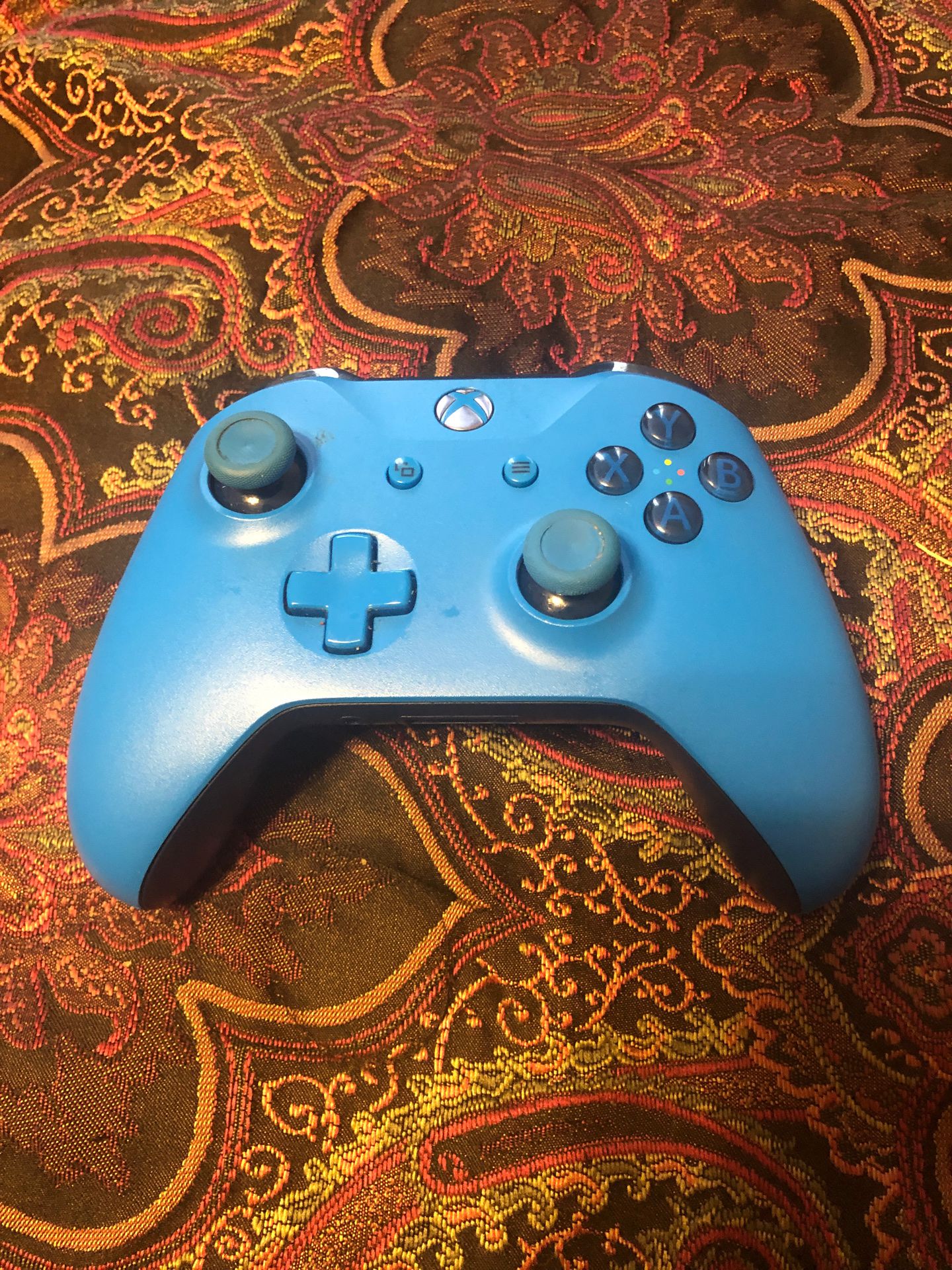 Xbox one controller blue.