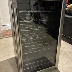 New air Mini Wine Fridge 