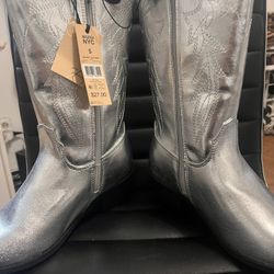 Silver Cowboy Boots – Size 5