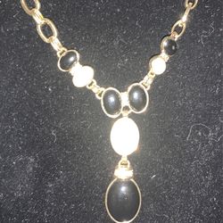 Black And Cream Drop Necklace