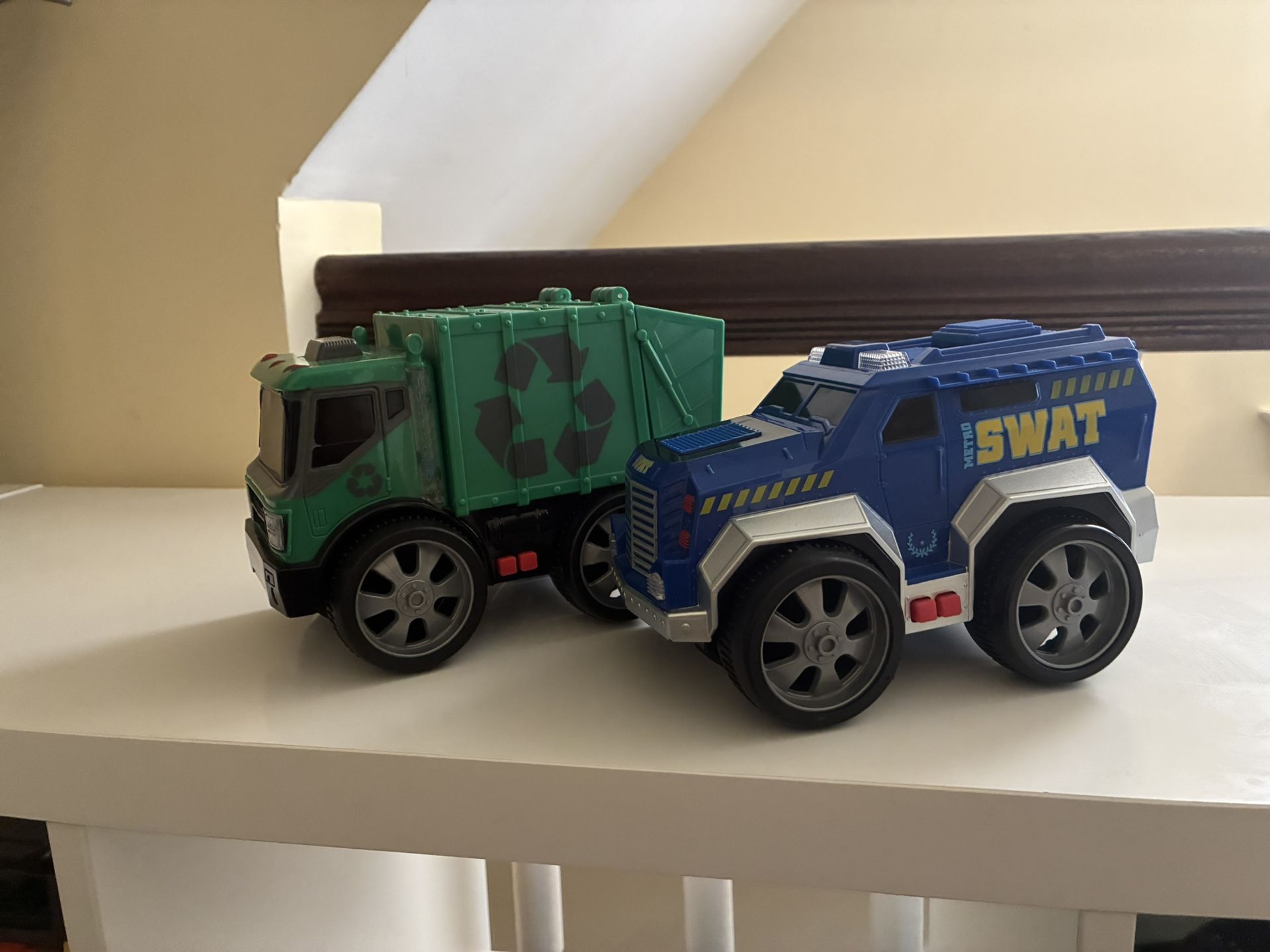 2 Kids Toy Trucks