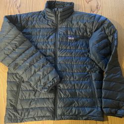 Patagonia Men’s Down Sweater Jacket (M)
