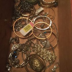 Nice Women’s Jewelry And Bracelets