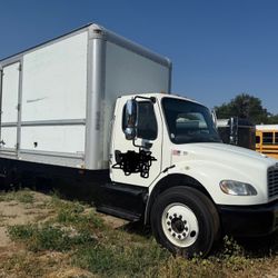 2015 Box Truck M2 Freightliner 