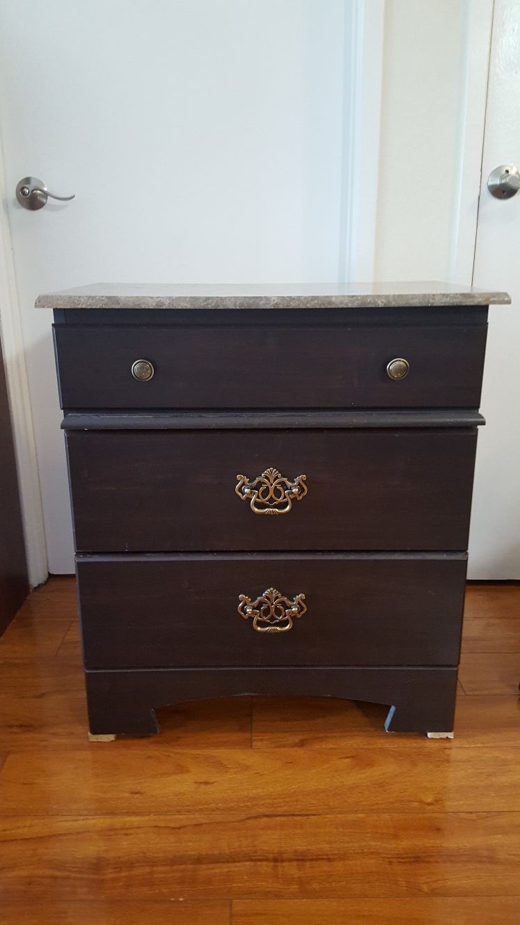 3 drawer small dresser / end table / night stand