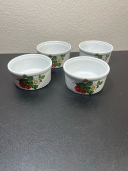 Set of 4 Ceramic Ramekins with Strawberry Design