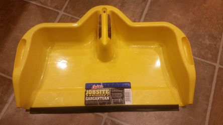 Jobsite dustpan