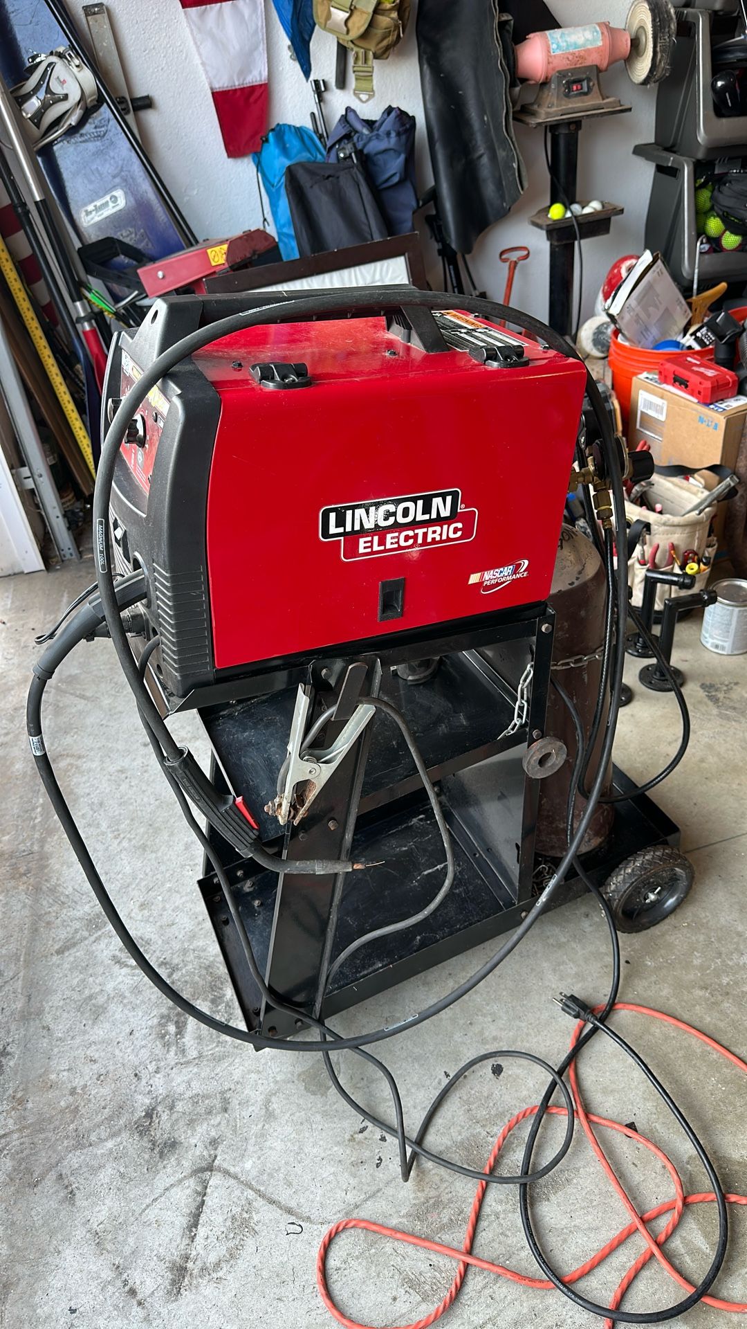 Lincoln 140 Mig Welder w Cart & Tank