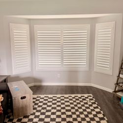 Custom Real Wood Plantation Shutters - Premium Basswood Window Coverings Custom made & Licensed Professional Installation (Persianas de Madera)
