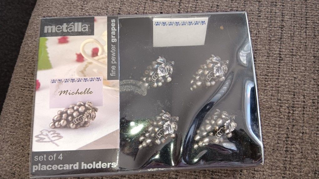VINTAGE METALLA FINE PEWTER GRAPES SET OF FOUR PLACECARD HOLDERS NEW IN BOX