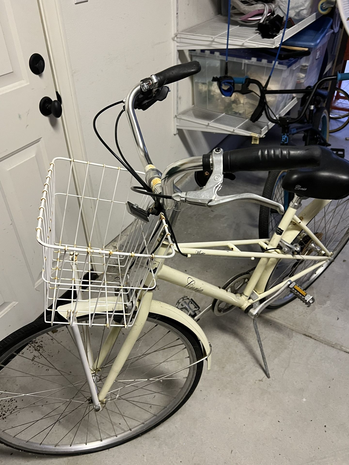 Alton DP-780 women’s cruiser is a 7-speed Bicycle
