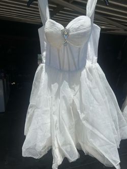 2x white dress