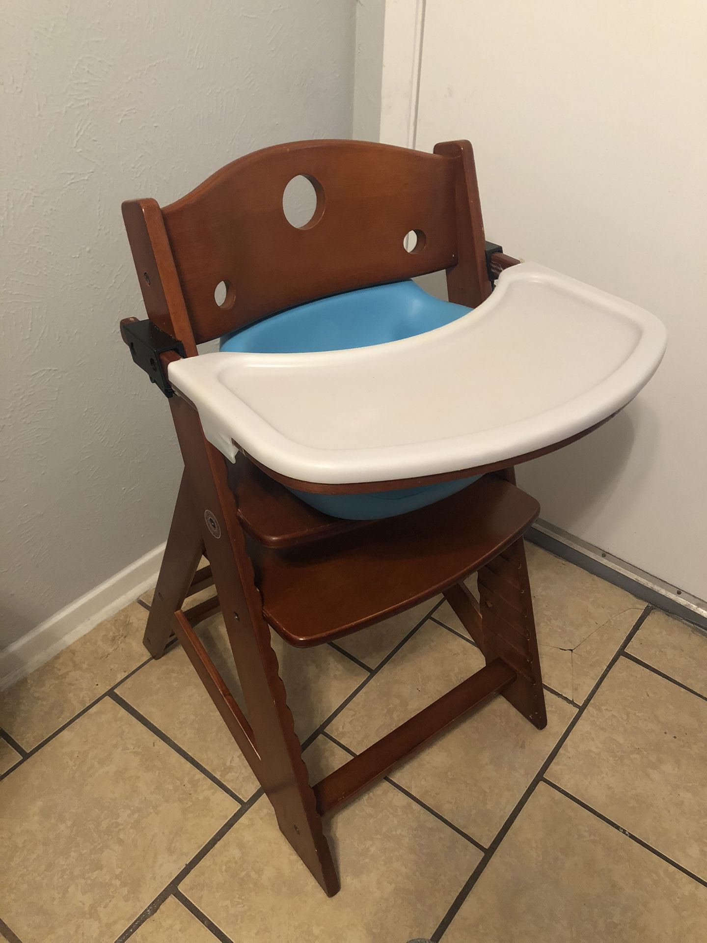 Keekaroo wooden feeding high chair baby kids booster seat adjustable height footrest tray & new straps