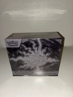 Pitch Black Pokemon center ETB