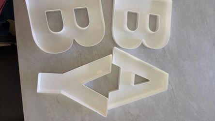 Food trays that say baby.