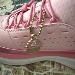 Women’s Shoes - Brand New Cloves 8w