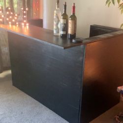 Custom Bar With Bar Stools 