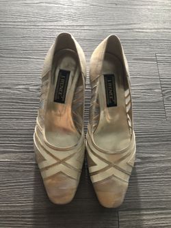 four pairs of women's shoes, genuine leather, size 8.5, like new!