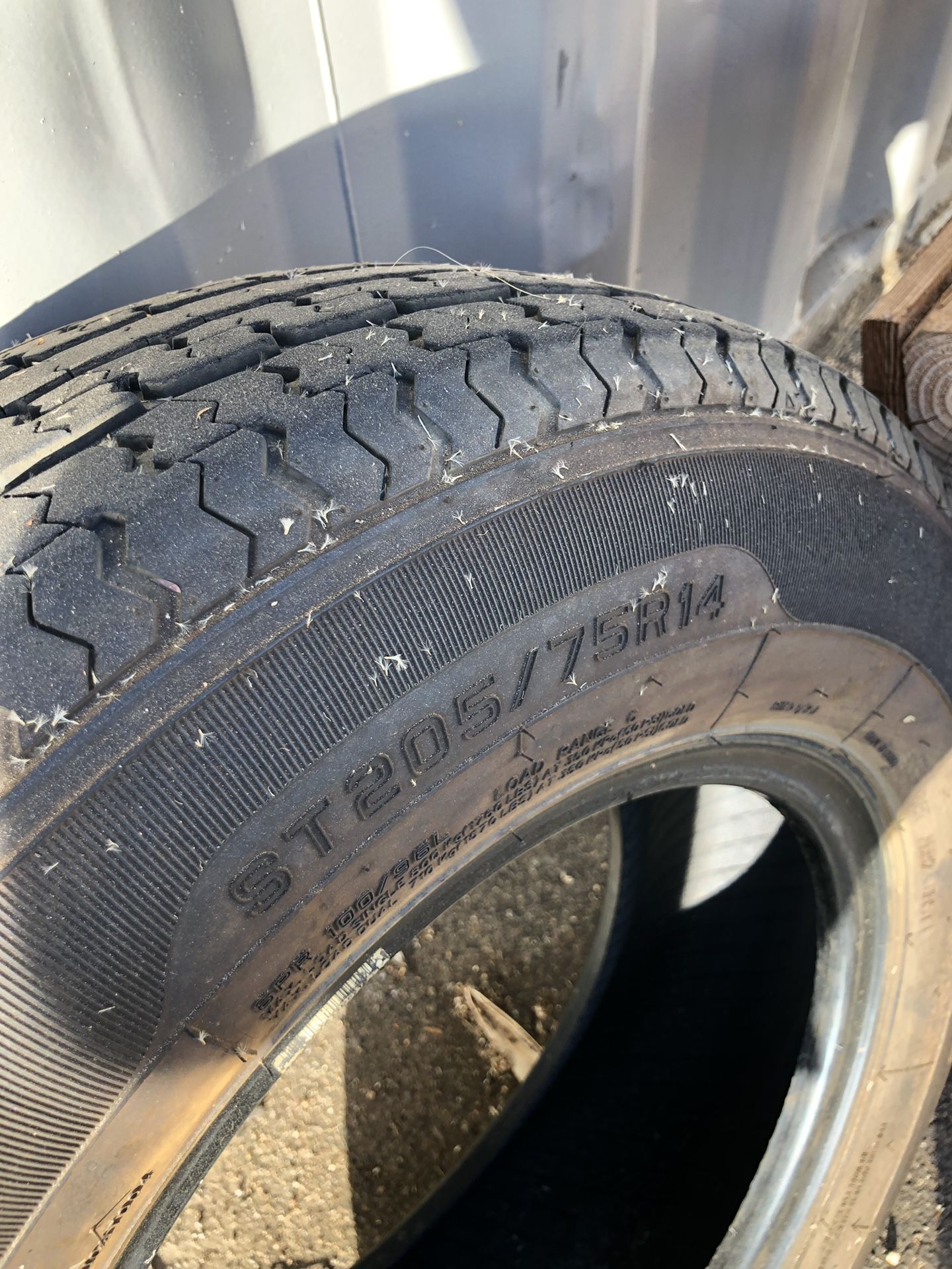 Trailer tires great shape 205/75r14
