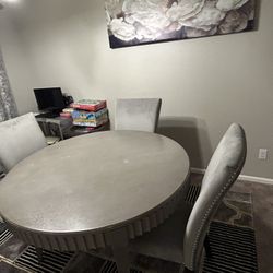 Elegant Round Dining Table With 4 Velvet Chairs – Great Condition