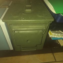 Metal Ammo.vtg Container 4 Ammo Military 
