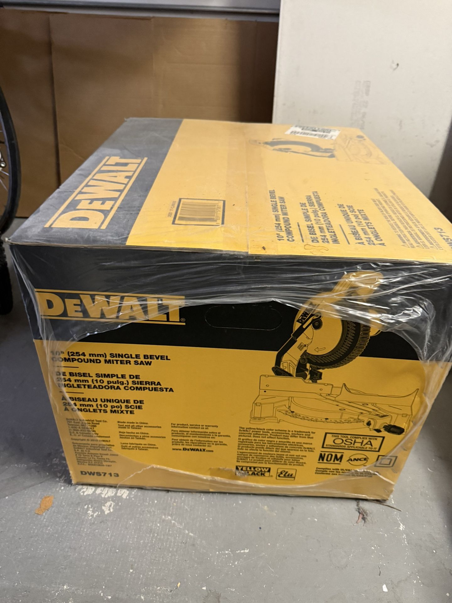 DeWalt 10" single Bevel Compound Miter Saw NIB DWS713