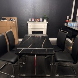 Dinning Table 