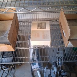 3 Instant hot minis volt 220