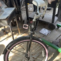 Women’s beach cruiser