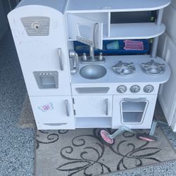 A Small Kid Kitchen 