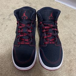 Jordan 1 Mid SE Come Fly With Me