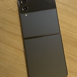 Galaxy Flip 4 Fully Unlocked 