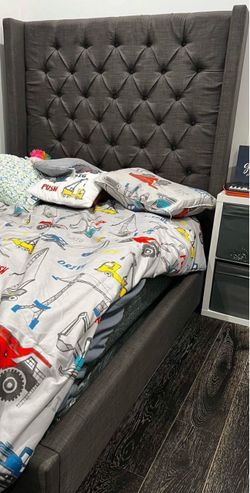 BED FRAME / FULL SIZE