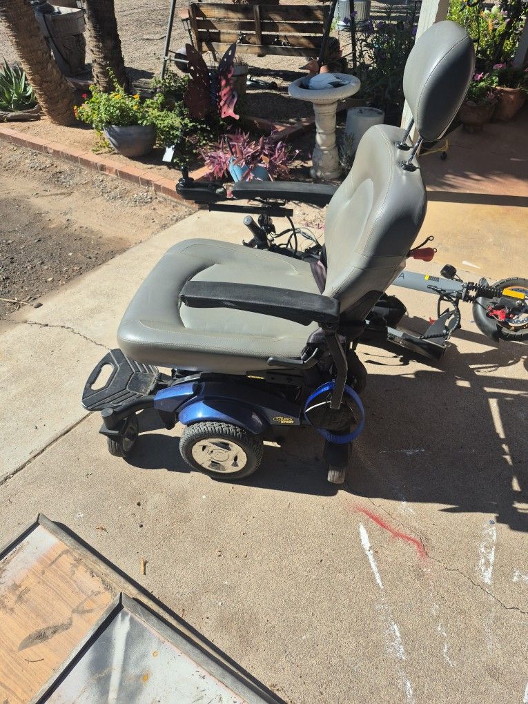 Gold compass sport electric chair