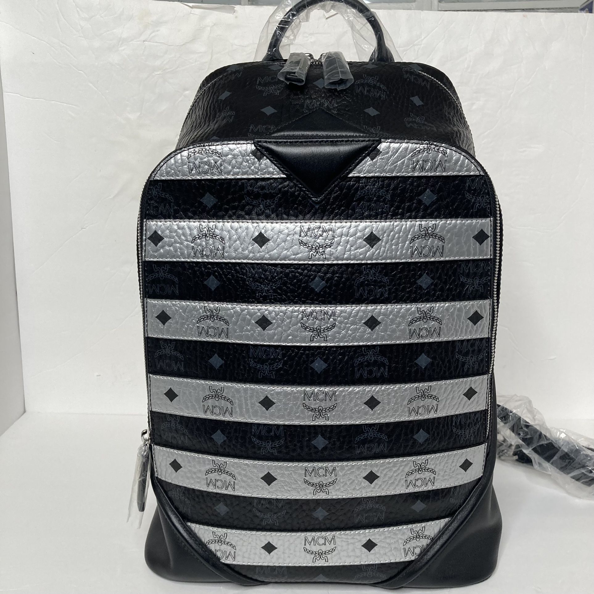 MCM AUTHENTIC BACKPACK NO FAKE