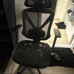 Staples Dexley Ergonomic Mesh Swivel Task Chair