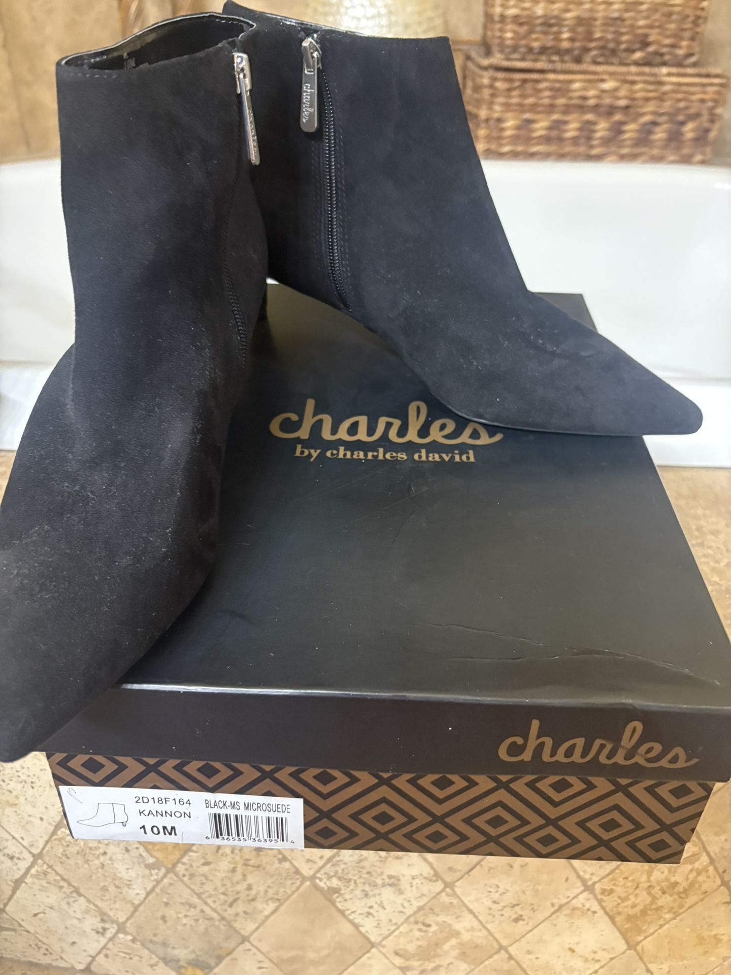 Charles David Boots, Kitten Heel, Black Suede Size 10