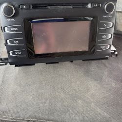 Toyota Highlander Stock Radio (2015)