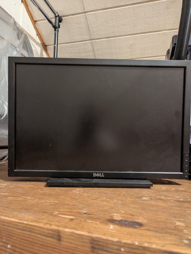 Dell 24" Computer Monitor