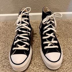 Size 6 women’s- Converse All Star platform high tops