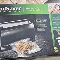 FOOD SAVER VACUUM  SEALER