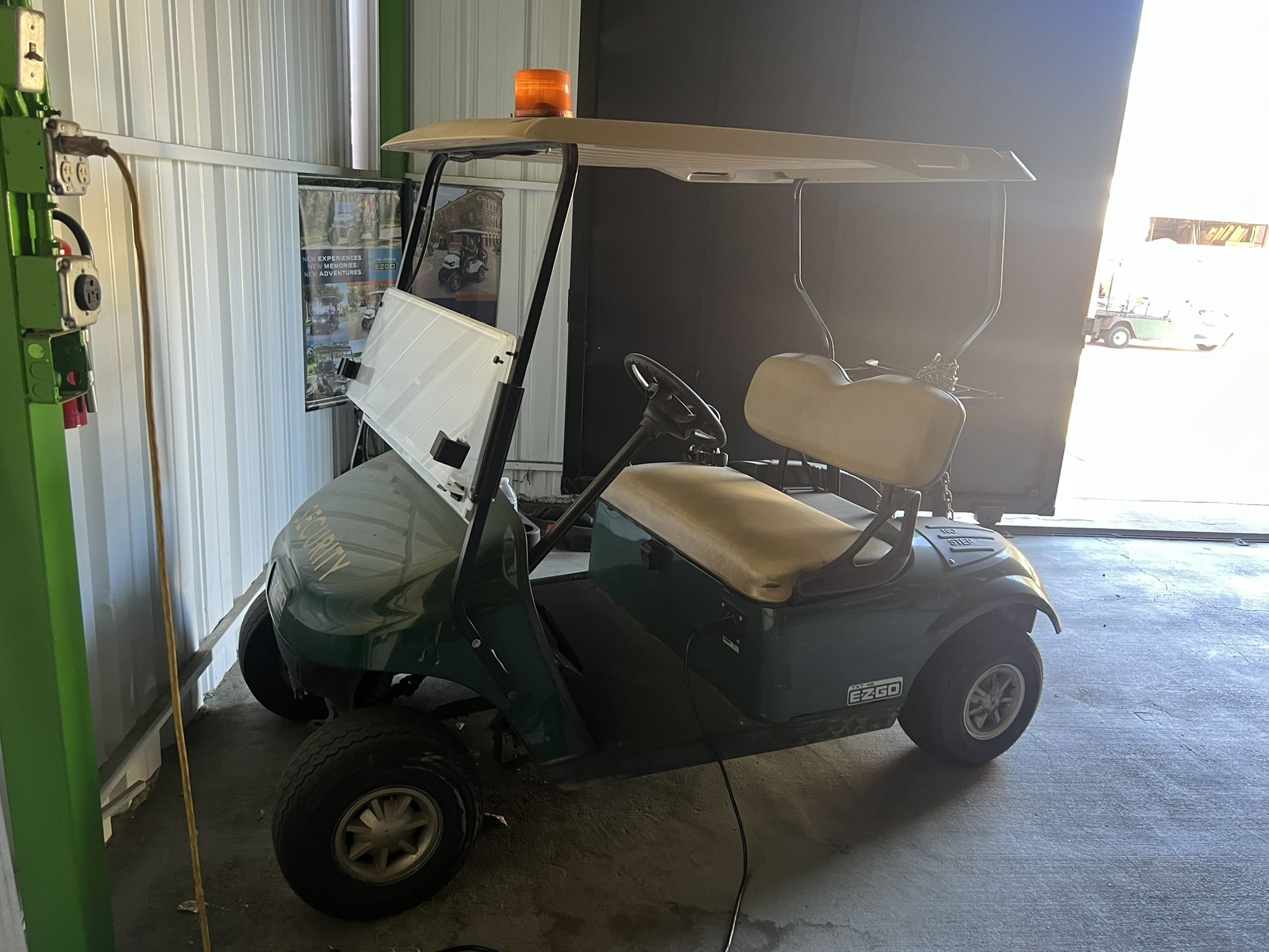 2016 Ez Go Electric Golf Cart NEW BATTERIES