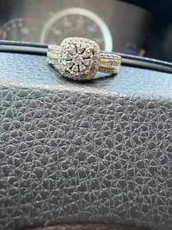 14 K Gold Ring/ Diamond 💍