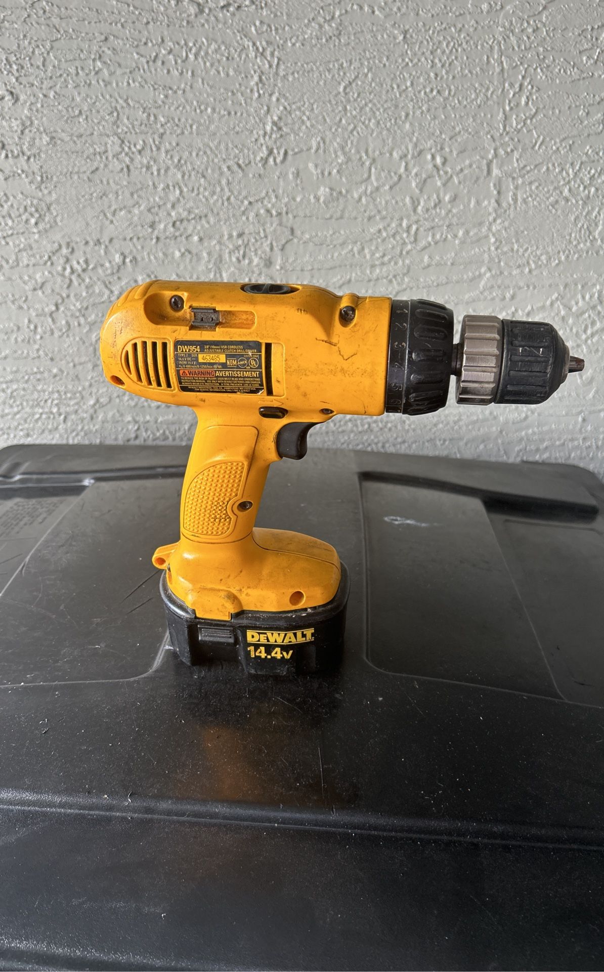Dewalt Strong drill No Charger