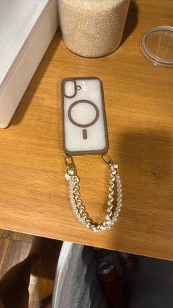 Iphone 16 phone case with wrist handle