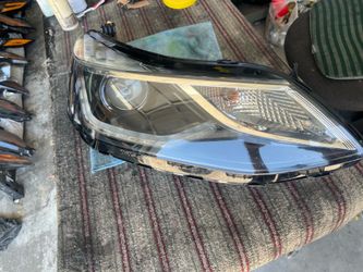 2018 CHEV CRUZE  RIGHT HEADLIGHT