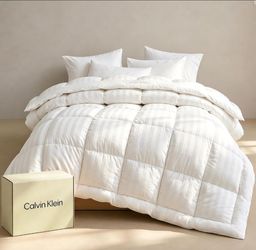 Calvin Klein Hotel Luxury King Comforter Duvet Insert Hypoallergenic Down Alternative 100% Cotton Cover All Season Medium Warmth 106 x 92 inches White