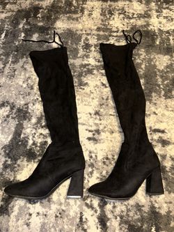 Knee high felt black boots size 9